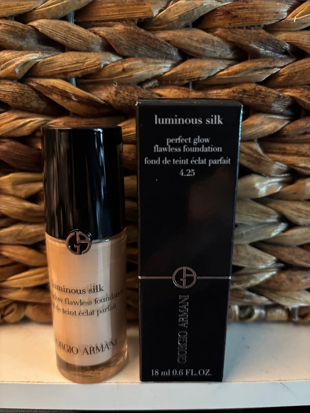 Giorgio Armani Luminous Silk Foundation - Warm Beige (4.25)